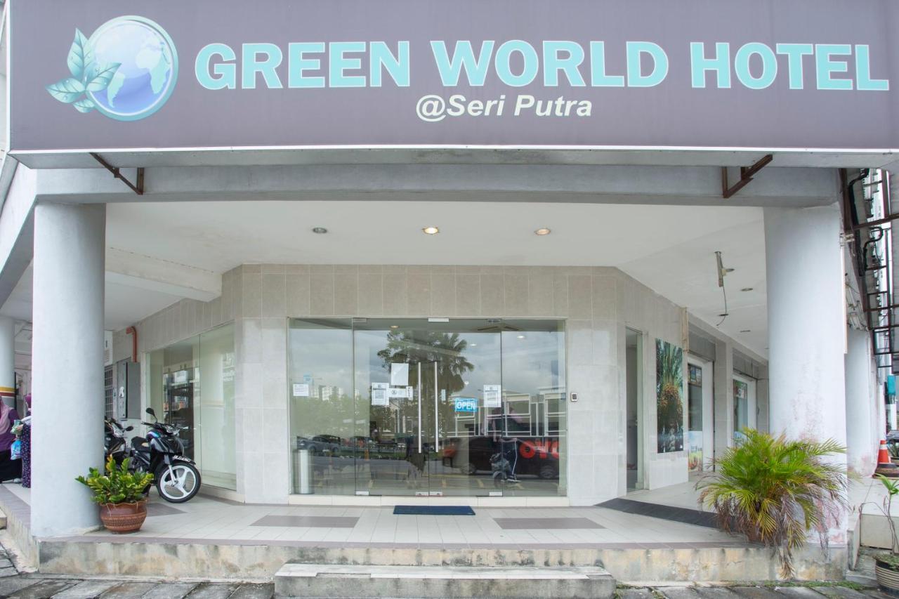 Oyo 89966 Green World Hotel @ Seri Putra Kajang Exterior foto