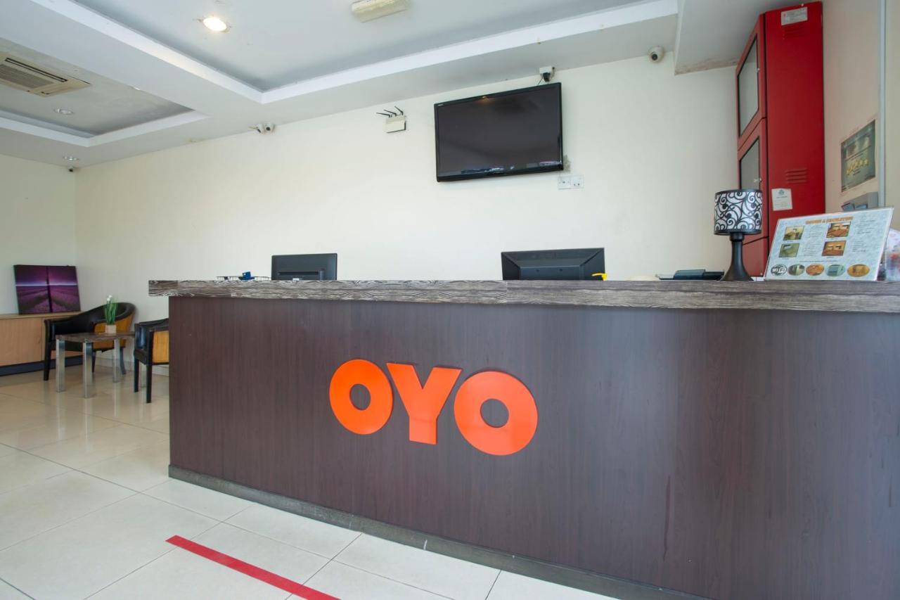 Oyo 89966 Green World Hotel @ Seri Putra Kajang Exterior foto